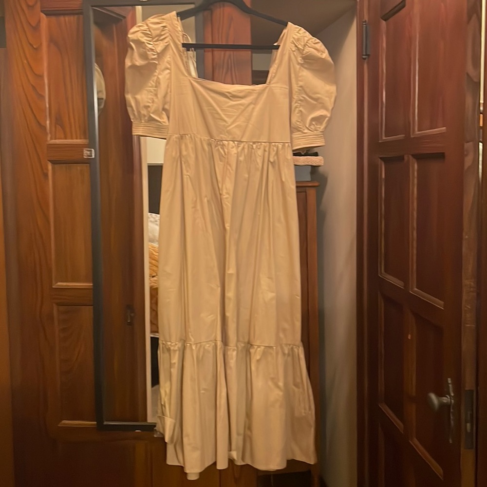 En saison square neck dress